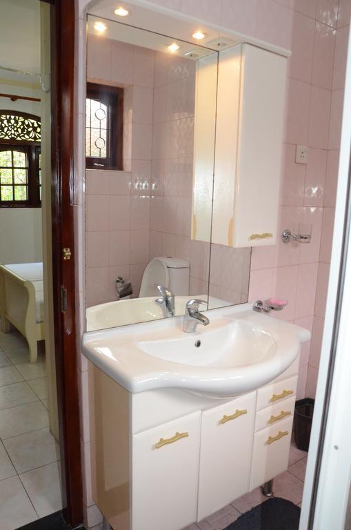 Gondolas Holiday Lanka Ragama 外观 照片